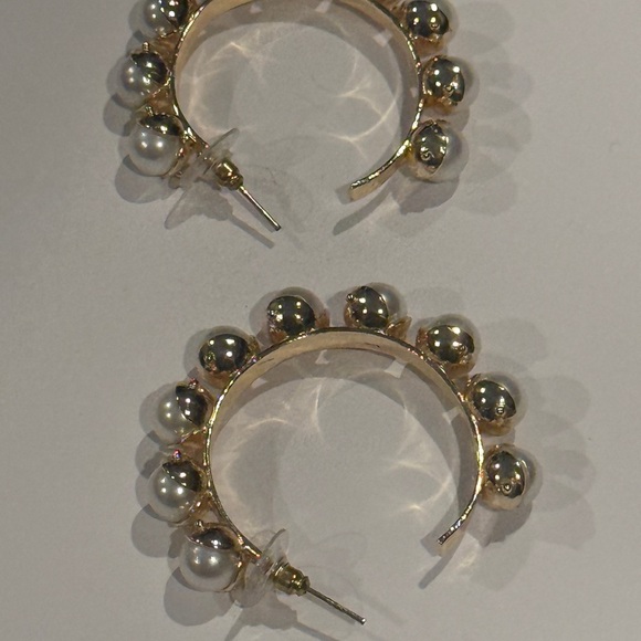 Gold and Pearl Hoop Earrings with Polished Finish - Picture 3 of 3